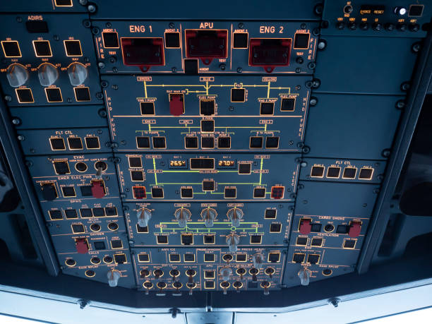 napowietrznych panelu kokpitu samolotu, inteligentny kokpit. wszystkie szczegóły przełącznika. - cockpit pilot night airplane zdjęcia i obrazy z banku zdjęć