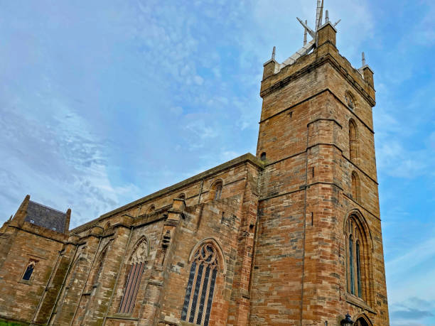 chiesa di san michele, palazzo di linlithgow, scozia - linlithgow palace foto e immagini stock