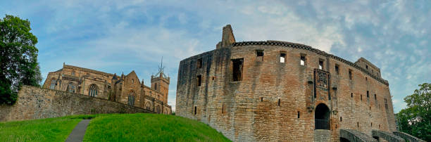 linlithgow palace, scozia - linlithgow palace foto e immagini stock