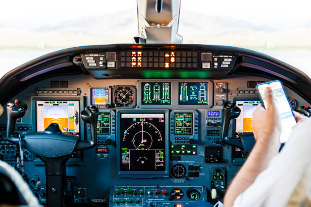 cockpit de um moderno avião a jato particular - vista da cabina - fotografias e filmes do acervo