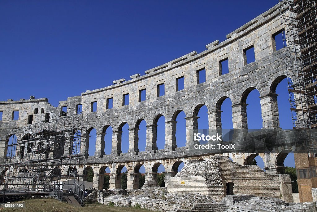 Arena di Pola - Foto stock royalty-free di Ambientazione esterna