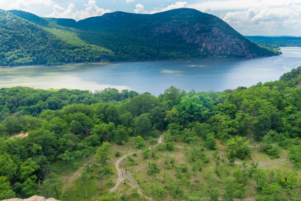 istock Mountain Trail with Hudson River in the Background 1255655103