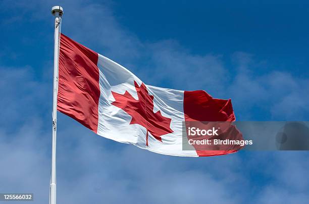 Ohio Canadá Bandera Canadiense Foto de stock y más banco de imágenes de Día de Canadá - Día de Canadá, Aire libre, Azul