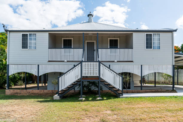 istock Renovated traditional Queensland high set house 1255671329