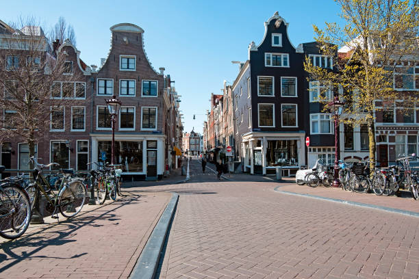 stadt landschaftlich von amsterdam an der keizersgracht in den niederlanden - keizersgracht stock-fotos und bilder