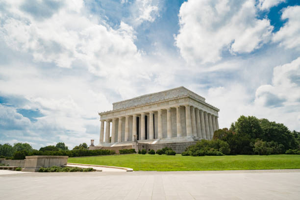 극적인 여름 하늘 링컨 기념관, 워싱턴 dc - abraham lincoln washington dc statue president 뉴스 사진 이미지