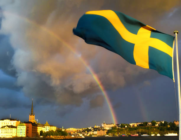 stockholm, schweden, bei stürmischem wetter - stockholm sweden flag swedish culture stock-fotos und bilder