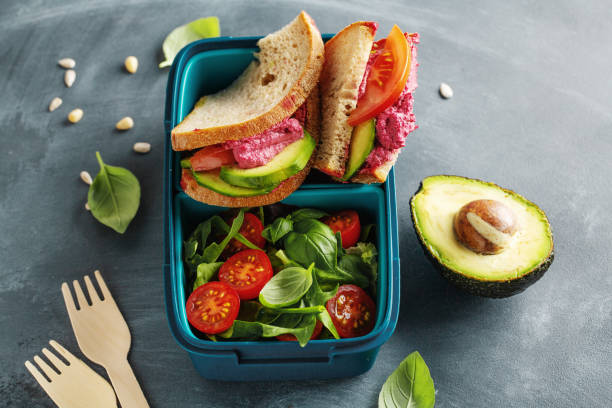 お弁当箱に入るビーガンランチ - lunch box packed lunch school lunch lunch ストックフォトと画像