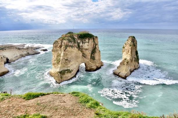 istock Raouche Pigeon Rocks, Wide View 1255814504
