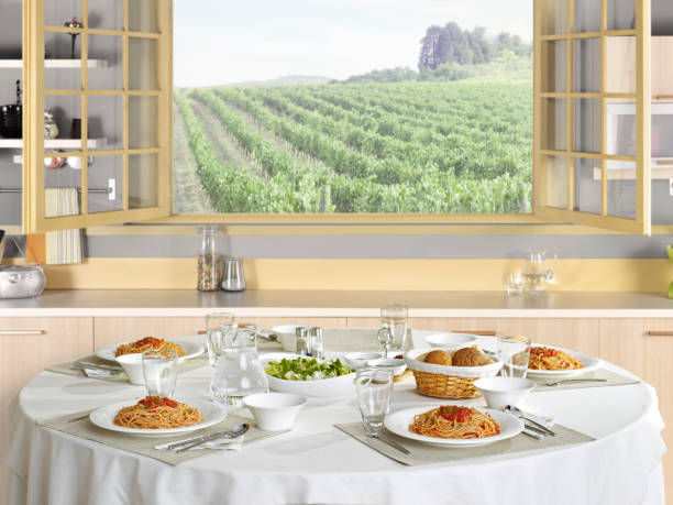 istock Lunch time in Tuscany 1255830489