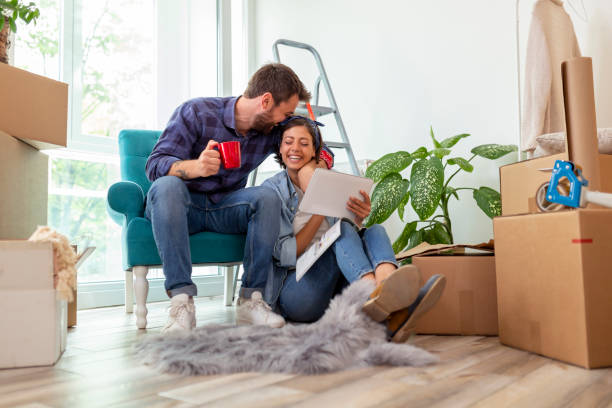 istock Couple redecorating home 1255885485