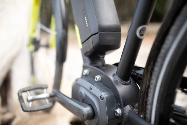 nahaufnahme des e-bikes - bicycle chain bicycle gear chain gear stock-fotos und bilder