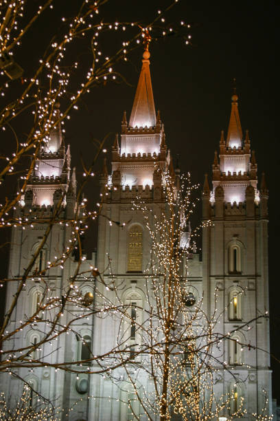 istock Salt Lake Mormon Temple at Christmas 1255971176