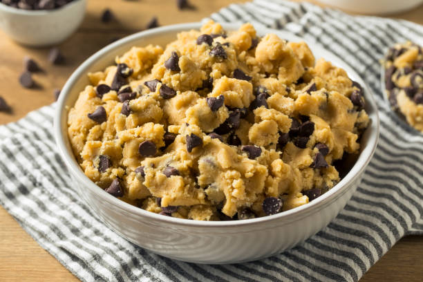 istock Raw Homemade Chocolate Chip Cookie Dough 1255985474