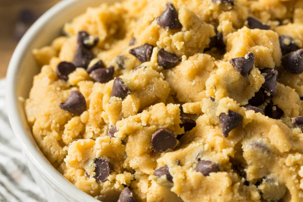 istock Raw Homemade Chocolate Chip Cookie Dough 1255985646