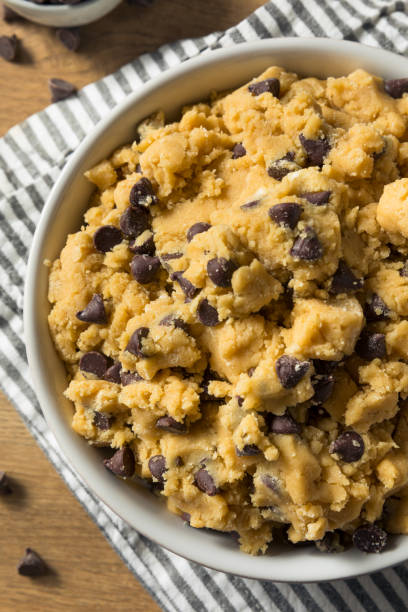 istock Raw Homemade Chocolate Chip Cookie Dough 1255986104