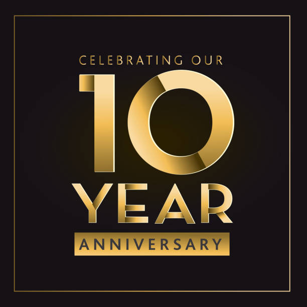 stockillustraties, clipart, cartoons en iconen met gouden 10th anniversary viering label ontwerpen - 10 jarig jubileum