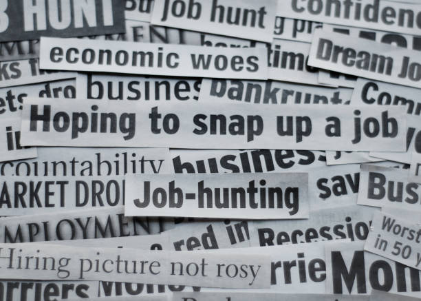 job hunting headlines - newspaper headline unemployment finance recession imagens e fotografias de stock