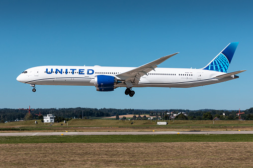 A United Airlines Boeing 787-10 landing at Zurich Airport.