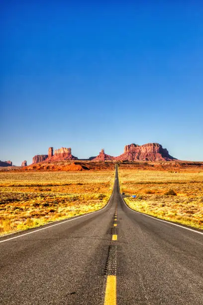Photo of Road to Monument Valley during a Sunny Day, Border of Utah and Arizona