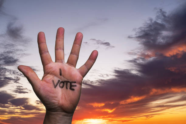 la votación en las próximas elecciones - italy voting politics political party fotografías e imágenes de stock