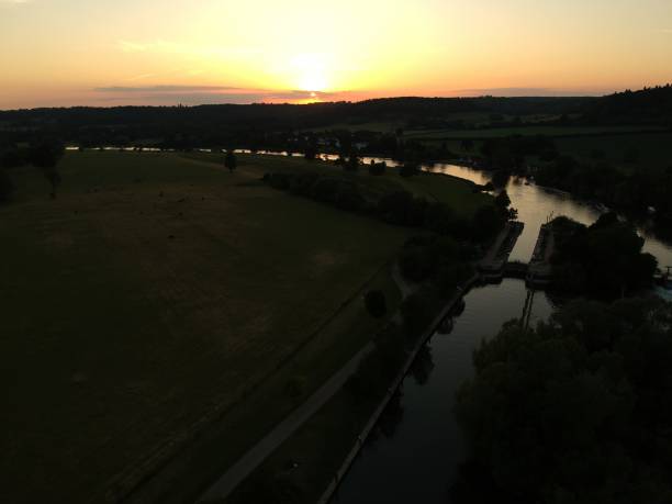 istock Sunset on the River Thames July 2020 1256099165