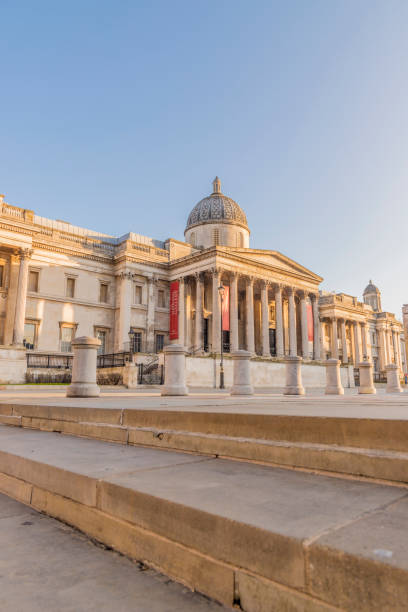 ロンドンの典型的なシーン英国 - steeple spire national landmark famous place ストックフォトと画像