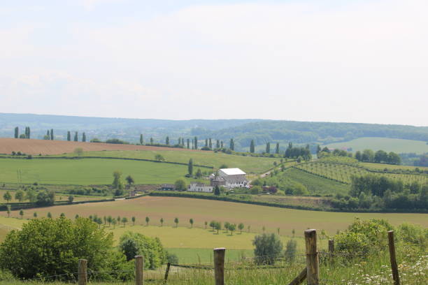 From the village of Eys leads a climb which is called the Eyserbosweg. From here you get an amazing panoramic view on the hills of Limburg and its vineyards.