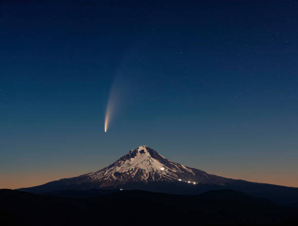 Comet Neowise over Mount Hood Comet Neowise rises over Mount Hood on July 11th comet photos stock pictures, royalty-free photos & images