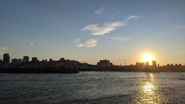 istock End of the day in Montreal (photo2) 1256221948