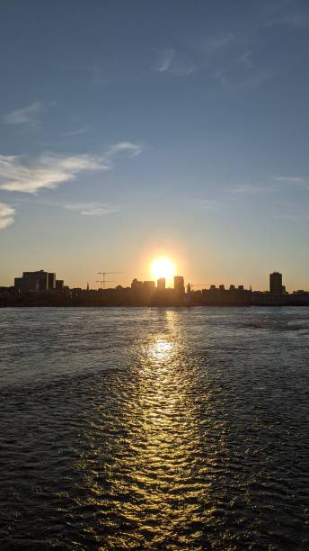 istock End of the day in Montreal (photo3) 1256221971