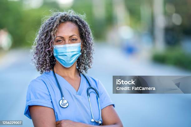 African American Medical Professional Stock Photo - Download Image Now - Nurse, Protective Face Mask, African-American Ethnicity