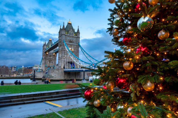 tower bridge no natal - uk tree city bridge - fotografias e filmes do acervo