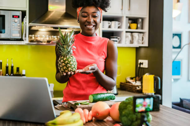istock Let me show you my new recipe. Vlogging 1256299517