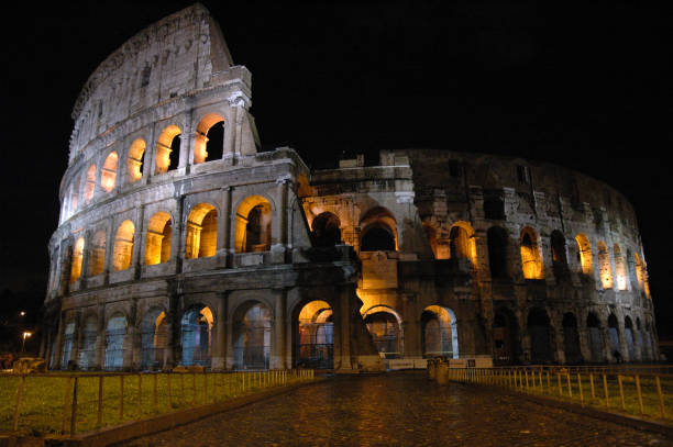 the colosseum - rome coliseum night famous place imagens e fotografias de stock