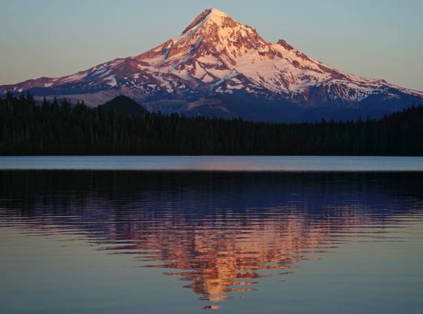 istock Mt. Hood Pyramid Of Fire 1256379075
