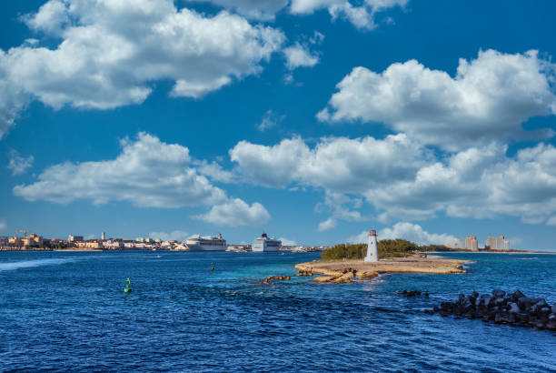 istock Lighthouse at End of Nassau 1256383356