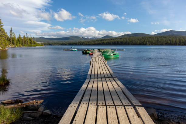 istock Olallie lake in Oregon 1256387273