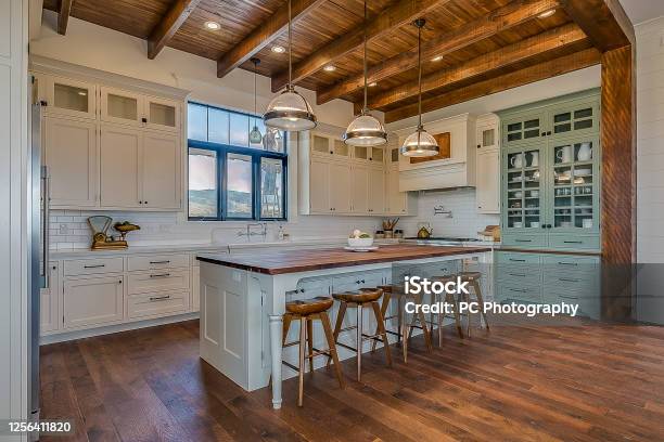 Aweinspiring Kitchen And Open Layout Modern New England Style Farmhouse Stock Photo - Download Image Now