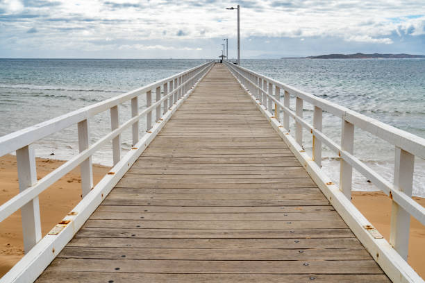 trestle w: point lonsdale jetty, victoria, australia - manly beach sydney australia australia beach zdjęcia i obrazy z banku zdjęć