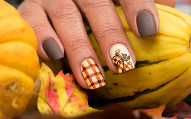 automne plaid pumpkin nail art design - color image halloween people elegance photos et images de collection