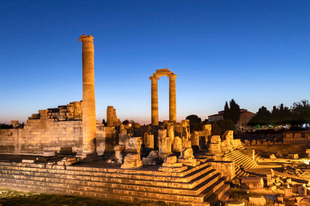 istock Apollon Temple of Didyma Comet Neowise 1256557292