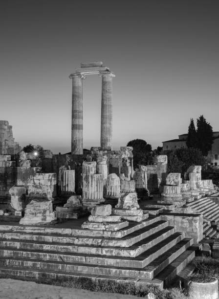istock Apollon Temple of Didyma Comet Neowise 1256558272