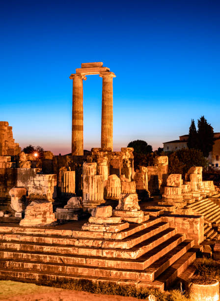 istock Apollon Temple of Didyma Comet Neowise 1256558755