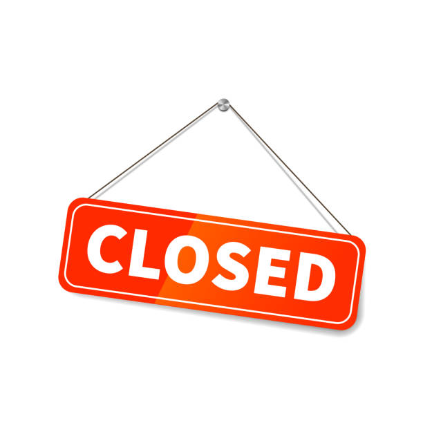 istock Bright glossy Closed plate hanging on the rope for shop door on white 1256670502