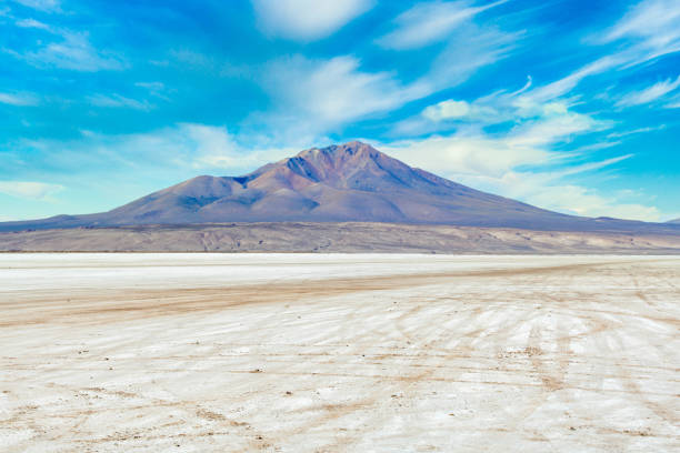 istock Salar de Uyuni and Laguna colorada 1256743211