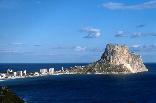 Calpe, Alicante, Valencia region, Spain, 1980. The Spanish resort of Calpe with the famous Penyal d’Ifac rock on the Costa Blanca.