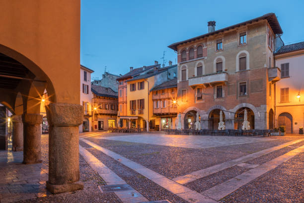 istock Como - The square Piazza San Fedele and square at dusk. 1256855743