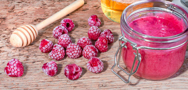 Still life with ripe raspberries.