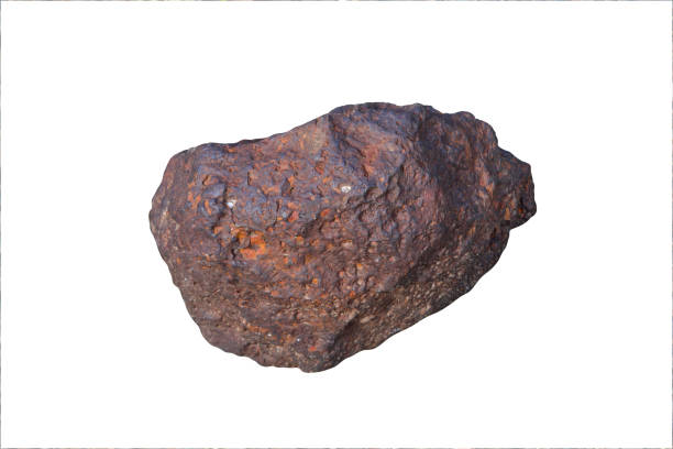 échantillon naturel de minerai de fer isolé sur fond blanc. - haematite photos et images de collection